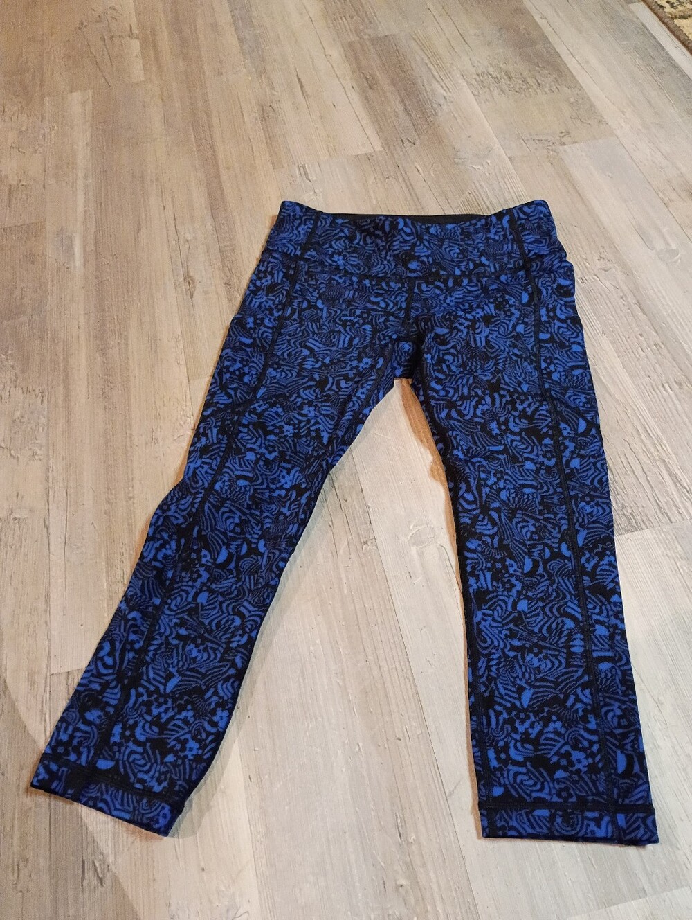 Lululemon - Picture 2 of 6